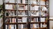 خداحافظی با گرد و غبار؛ روشهای طلایی برای تمیز کردن کتابخانه در شب عید خداحافظی با گرد و غبار؛ روشهای طلایی برای تمیز کردن کتابخانه در شب عید