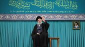 در راه دفاع از ولایت نه میترسیم و نه تردید میکنیم در راه دفاع از ولایت نه میترسیم و نه تردید میکنیم