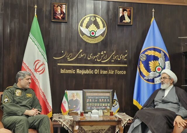 دیدار رئیس سازمان قضایی نیروهای مسلح با فرمانده نیروی هوایی ارتش دیدار رئیس سازمان قضایی نیروهای مسلح با فرمانده نیروی هوایی ارتش