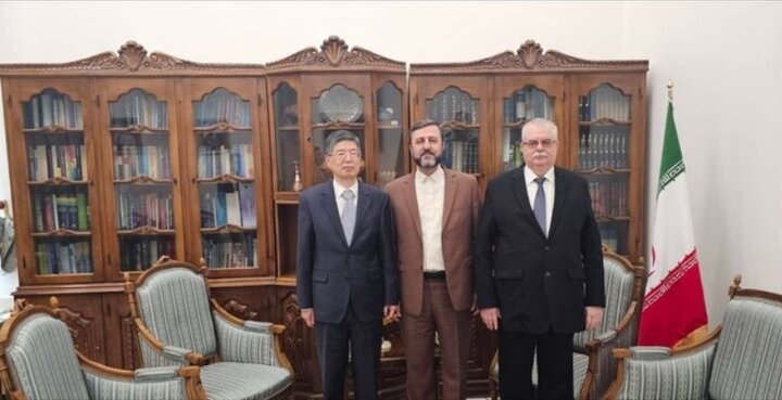 دیدار و گفتگوی غریب آبادی با سفرای روسیه و چین دیدار و گفتگوی غریب آبادی با سفرای روسیه و چین