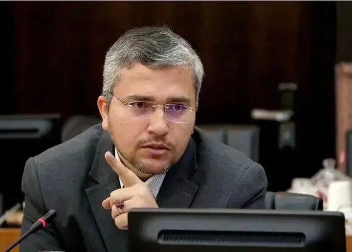 رضایی: بانکها بخش عمده معافیت مالیاتی را دریافت میکنند رضایی: بانکها بخش عمده معافیت مالیاتی را دریافت میکنند