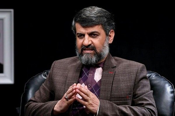 سقوط از نقد به یاوهگویی سقوط از نقد به یاوهگویی