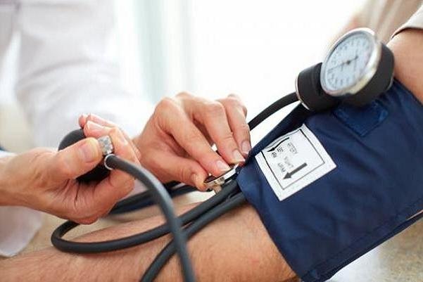 شیوع گسترده و بی علامت فشارخون بالا شیوع گسترده و بی علامت فشارخون بالا