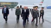 وزیر دفاع وارد باکو شد