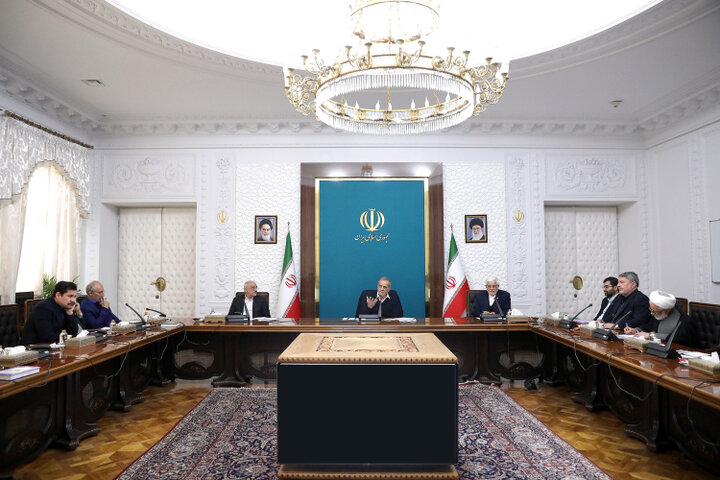 پزشکیان: اجرای سیاستهای رهبری، کلید بهبود زندگی مردم است پزشکیان: اجرای سیاستهای رهبری، کلید بهبود زندگی مردم است