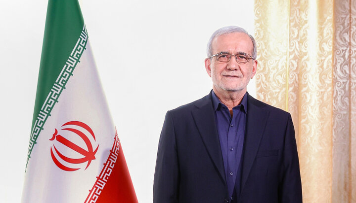 پزشکیان در مراسم ترحیم حاج محمد قمی حضور یافت پزشکیان در مراسم ترحیم حاج محمد قمی حضور یافت