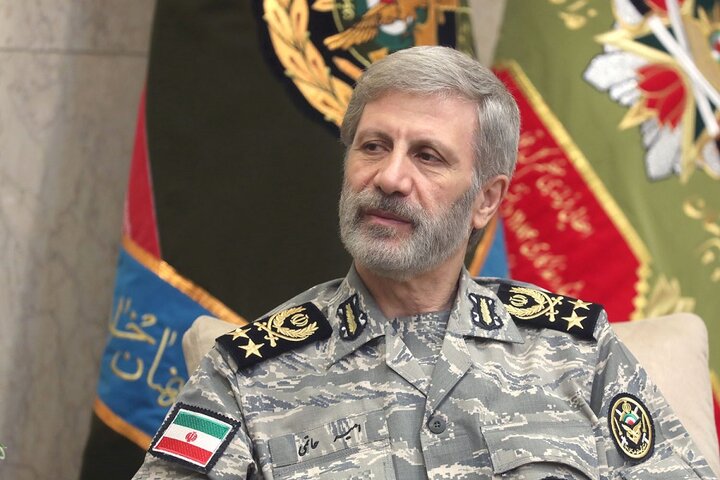 پیام فرمانده کل ارتش به مناسبت شهادت سرهنگ خلبان مهدی فیروزمند پیام فرمانده کل ارتش به مناسبت شهادت سرهنگ خلبان مهدی فیروزمند