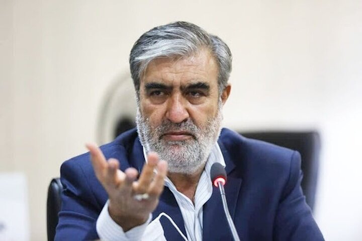 تسلیت رئیس کمیسیون امنیت ملی مجلس در پی شهادت قهرمانان ناوشکن دنا تسلیت رئیس کمیسیون امنیت ملی مجلس در پی شهادت قهرمانان ناوشکن دنا