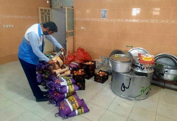 تشدید نظارتهای بهداشتی بر مراکز تهیه و توزیع مواد غذایی تشدید نظارتهای بهداشتی بر مراکز تهیه و توزیع مواد غذایی