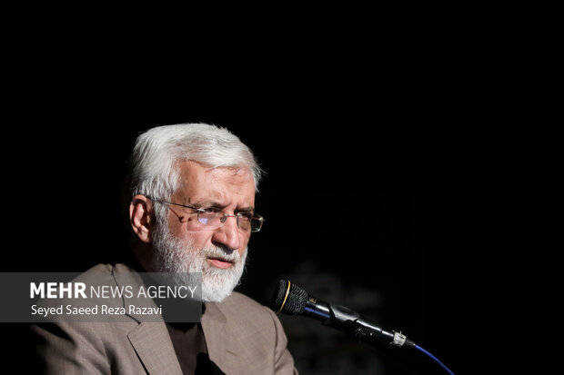 جلیلی: ترامپ وقتی تودهنی خورد از تحریم نفتی ایران منصرف شد جلیلی: ترامپ وقتی تودهنی خورد از تحریم نفتی ایران منصرف شد