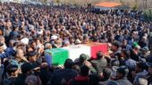 دوشادوش رزمندگان اسلام در پشت جبهه و در جهاد تبیین نقش آفرینی می کنیم