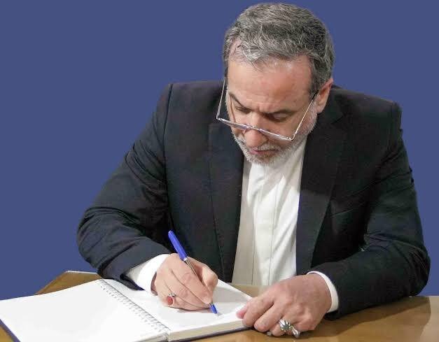 عراقچی: توقف کشتیها بهخاطر ترس شرکتهای بیمه از «جنگ انتخابی» است عراقچی: توقف کشتیها بهخاطر ترس شرکتهای بیمه از «جنگ انتخابی» است