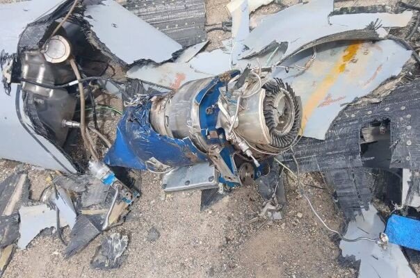 انهدام یک فروند موشک کروز دشمن متجاوز در منطقه غرب کشور انهدام یک فروند موشک کروز دشمن متجاوز در منطقه غرب کشور