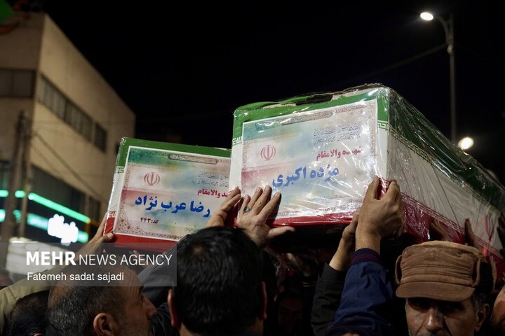 در سوگ جانهای بیگناه جنگ؛ روایت چهلمین روز عروج یک خانواده ایرانی در سوگ جانهای بیگناه جنگ؛ روایت چهلمین روز عروج یک خانواده ایرانی