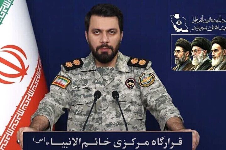 دشمن از ظرفیتهای بسیار گسترده و راهبردی ما هیچ چیز نمیداند دشمن از ظرفیتهای بسیار گسترده و راهبردی ما هیچ چیز نمیداند