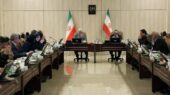 عارف: ایران دستاوردهای خود در تنگه هرمز را حفظ می‌کند