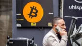 بیت‌کوین از جمع ۱۰ دارایی برتر خارج شد