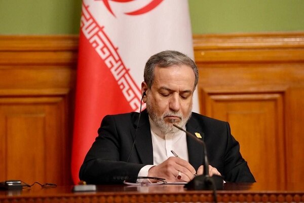 عراقچی سالروز «عید مقاومت و آزادسازی» را به مقامات لبنان تبریک گفت عراقچی سالروز «عید مقاومت و آزادسازی» را به مقامات لبنان تبریک گفت
