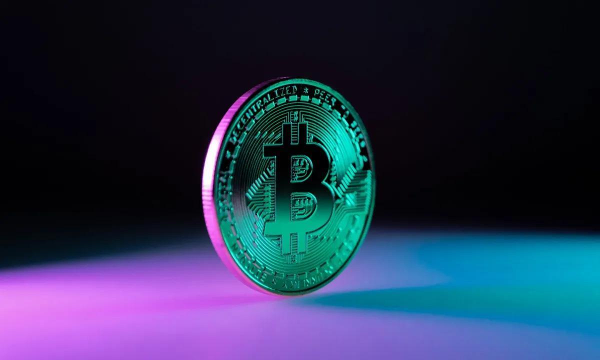 قیمت بیت کوین امروز جمعه ۱۸ مهر ۱۴۰۴/بیت کوین کاهشی شد