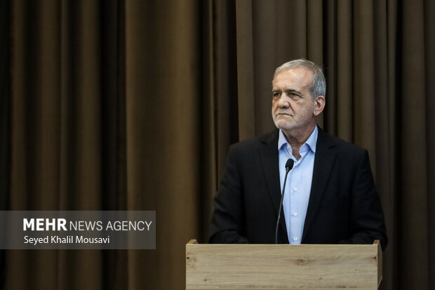 پزشکیان: وحدت و انسجام ملی، دشمن را به استیصال کشانده است پزشکیان: وحدت و انسجام ملی، دشمن را به استیصال کشانده است