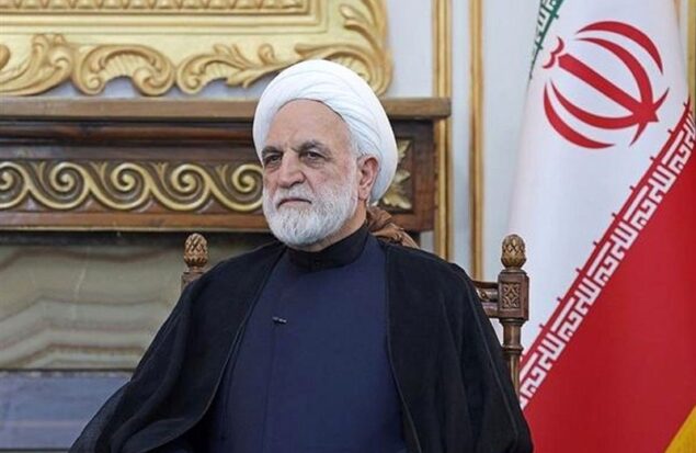 اژهای: خبرنگار متعهد، همسنگر رزمندگان پشت لانچر است اژهای: خبرنگار متعهد، همسنگر رزمندگان پشت لانچر است