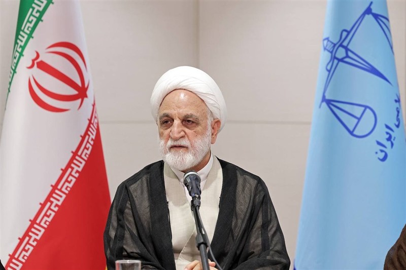 حضور رئیس دستگاه قضا در نماز جمعه دهلی در میان استقبال نمازگزاران حضور رئیس دستگاه قضا در نماز جمعه دهلی در میان استقبال نمازگزاران