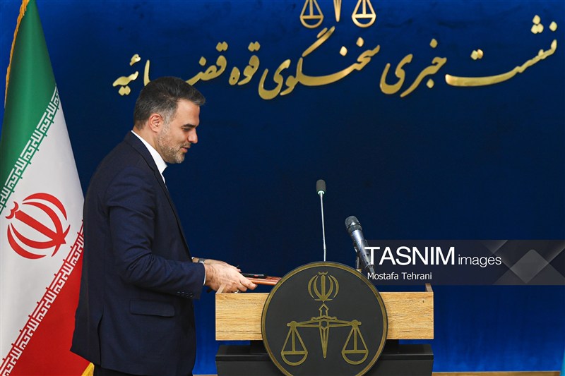 سخنگوی قوه قضائیه: در دوره جدید شفافتر و پاسخگوتر عمل میکنیم سخنگوی قوه قضائیه: در دوره جدید شفافتر و پاسخگوتر عمل میکنیم